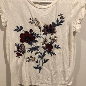 American Eagle Embroidered Floral Short Sleeve